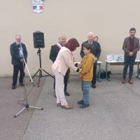 Ouroux-sur-Saône : Inauguration de la plaque de l'Ordre National du Mérite à l'Ecole primaire