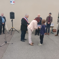 Ouroux-sur-Saône : Inauguration de la plaque de l'Ordre National du Mérite à l'Ecole primaire