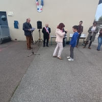 Ouroux-sur-Saône : Inauguration de la plaque de l'Ordre National du Mérite à l'Ecole primaire