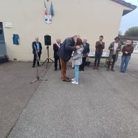Ouroux-sur-Saône : Inauguration de la plaque de l'Ordre National du Mérite à l'Ecole primaire