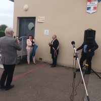 Ouroux-sur-Saône : Inauguration de la plaque de l'Ordre National du Mérite à l'Ecole primaire