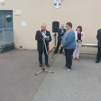 Ouroux-sur-Saône : Inauguration de la plaque de l'Ordre National du Mérite à l'Ecole primaire