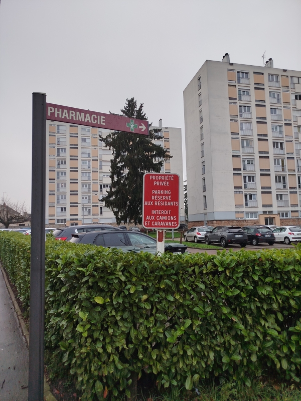 Rue Pierre Deliry à Chalon sur Saône, elle crie son ras-le-bol 