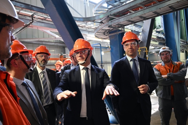  Sébastien Martin a inauguré la «Coulée verticale continue» d’Industeel, pour des aciers encore plus verts à la conquête du monde