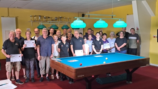 Passage des diplômes d'aptitude au Billard Club Chalonnais