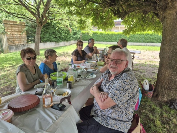 Rue Henri Dunant, à Saint-Rémy, les voisins ont partagé un joli moment 
