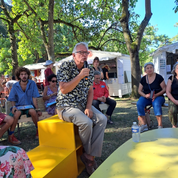 "Non seulement, les budgets à la culture doivent être protégés mais augmentés" pour Pierre Laurent 