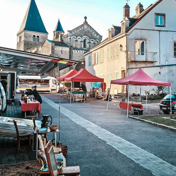 Face à la flambée des prix des carburants, la commune de Buxy fait cadeau des droits de place sur le marché 