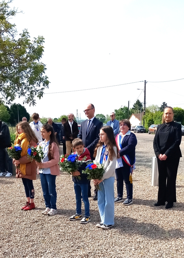 Le 80e anniversaire de la Fête de la Victoire de 1945 célébré avec solennité à Saint-Rémy