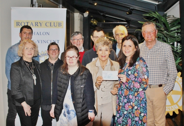 Soutien financier du Rotary Chalon Saint-Vincent au foyer Arcadie, qui va participer au 11e Jeux nationaux d’été de Décines-Charpieu 