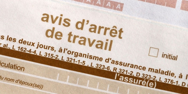 Budget 2026 : le Sénat refuse la limitation des arrêts de travail à un mois et interdit leur renouvellement via télémédecine