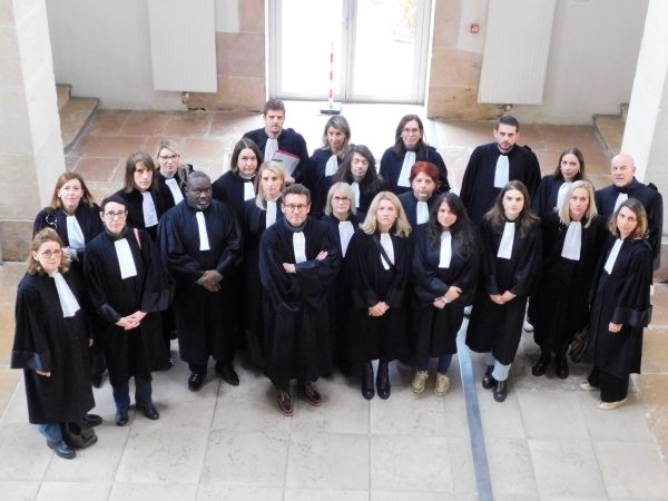 Les avocats du barreau de Chalon vent debout contre un décret dangereux