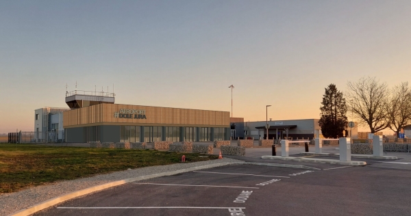 Aéroport de Dole Jura : quatre associations déposent un référé pour faire stopper les travaux de réfection de la pisteAéroport de Dole Jura : quatre associations déposent un référé pour faire stopper les travaux de réfection de la piste
