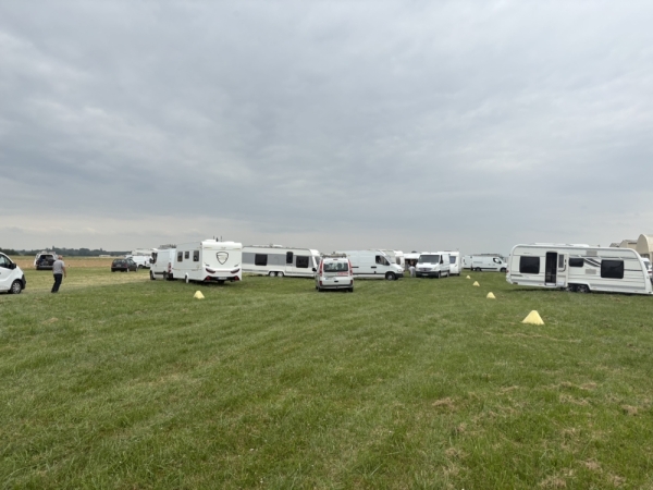 Beaune - L’aérodrome de Challanges fermé après l’installation de nombreuses caravanes de gens du voyage