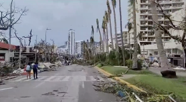 Au Mexique, la région d'Acapulco dévastée par un ouragan de catégorie 5