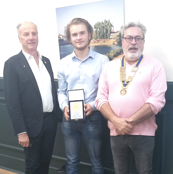 Le Rotary Chalon Saint-Vincent décerne son second prix Servir à Baptiste Lafitte