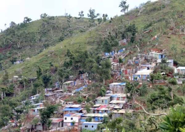 A Mayotte, la reconstruction se fait attendre, six mois après les ravages du cyclone Chido