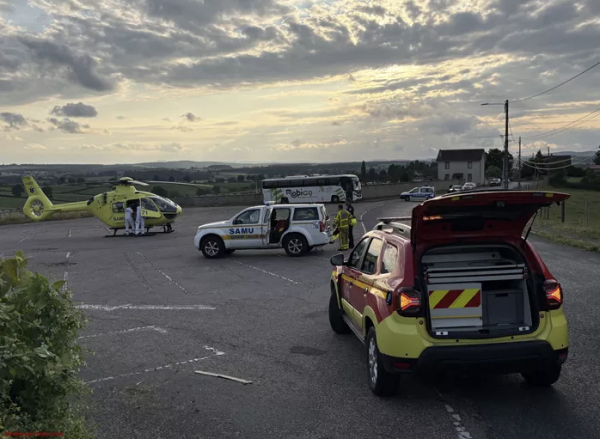 Dans un état critique, après avoir percuté une voiture en stationnement, un motard héliporté sur le CHU de Dijon