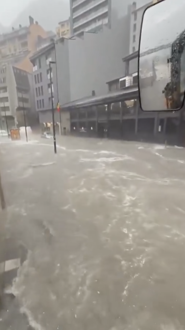 Impressionnantes inondations à Andorre ce lundi