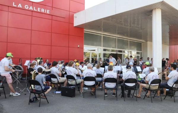 Retour sur ce concert inédit au centre commercial de La Thalie avec l'harmonie muncipale 