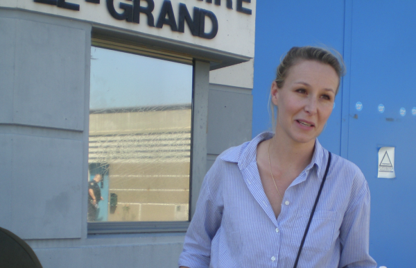 Pour sa première visite en Saône-et-Loire avant les municipales de 2026, Marion Maréchal visite le centre pénitentiaire de Varennes-le-Grand