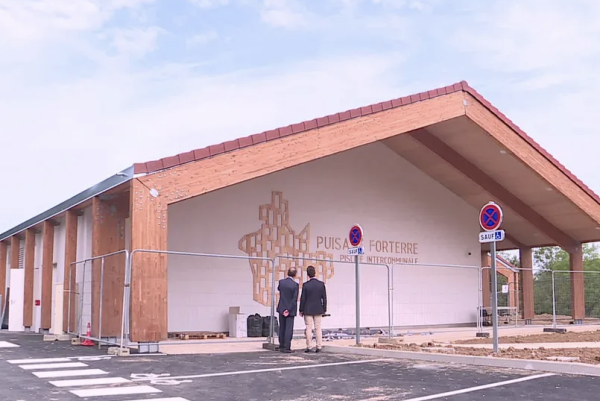 Dans l'Yonne, un centre aquatique à 12 millions d'euros pourrait être détruit... à cause d'une malfaçon de charpente 