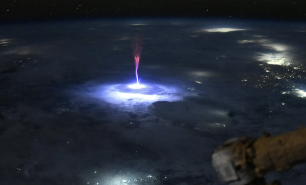 EN IMAGES - Incroyables photos prises de la station spatiale internationale 