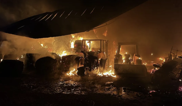 Un hangar agricole en feu à Heuilley-sur-Saône