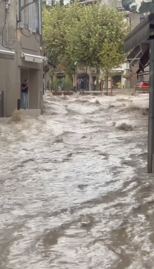 A Cassis, des pluies torrentielles s'abattent sur la ville 