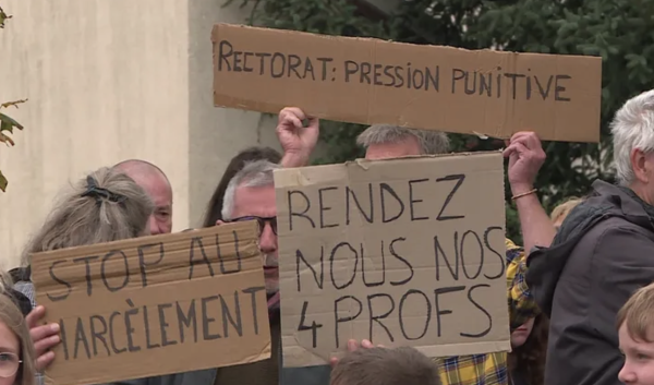 Innocentés dans "l'Affaire" des massages à Ciry le Noble, plus de 200 personnes réclament le retour de leurs enseignants