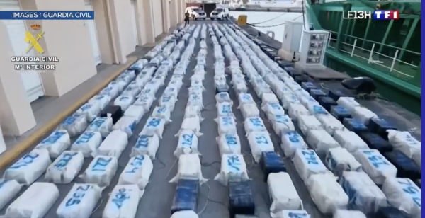 30 tonnes, 1.200 sacs, 812 millions d'euros de valeur… Une "saisie historique" de cocaïne en Espagne