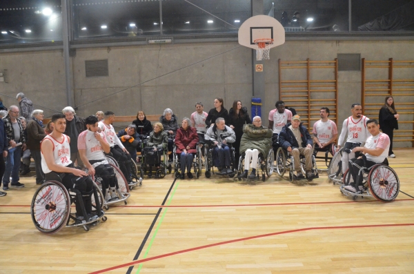 101,5 ans... Rita était parmi les supporters de l'équipe handibasket de l'Elan Chalon 