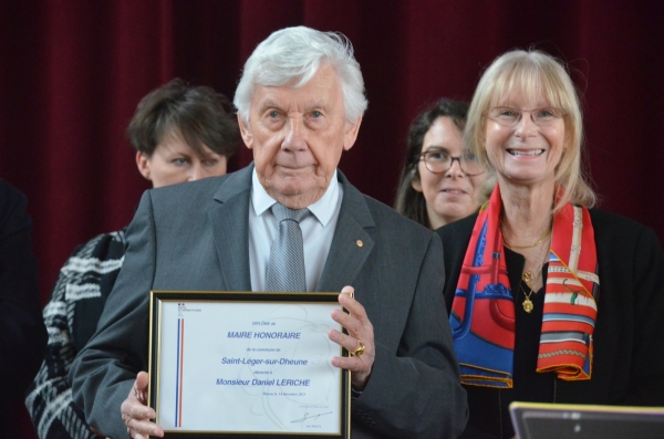Daniel Leriche, maire pendant 7 mandats à Saint-Léger sur Dheune, fait maire honoraire 