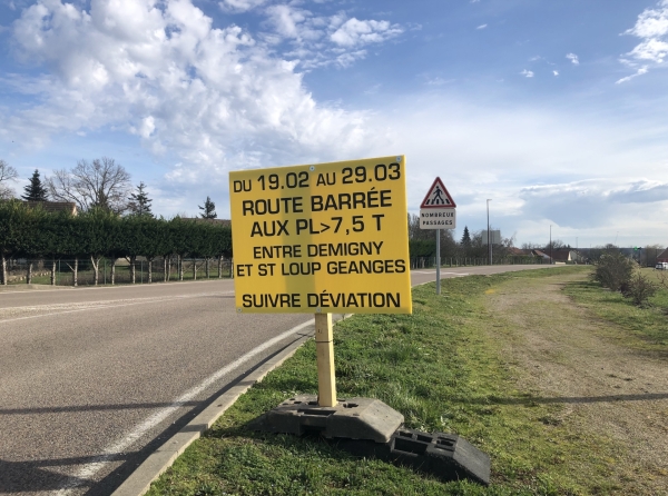 SAINT-LOUP-GEANGES - La RD 62 entre Saint-Loup-Géanges et Demigny INTERDITE aux poids-lourds dans les deux sens