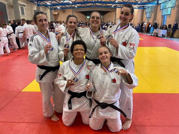 Judo Club Chalonnais  - 	L’équipe Seniors Filles,Vice Championne BFC  qualifiée pour le Championnat de France !