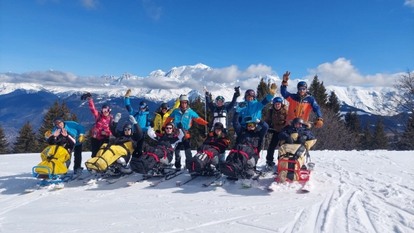 Des sensations intenses au ski pour des résidents de l’ADFAAH