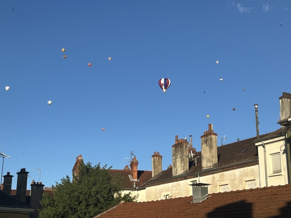 Un vrai ballet enchanteur pour l'édition 2025 des montgolfiades
