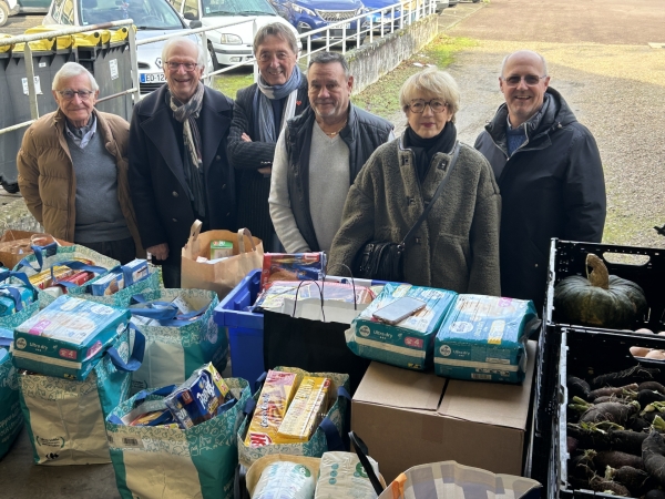 Le Lions Club Chalon Doyen a remis ses dons aux Restos du Coeur 