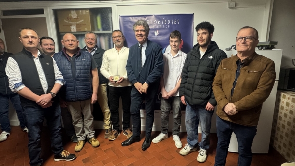 L'artisanat et l'apprentissage décoré par le Député de la Bresse
