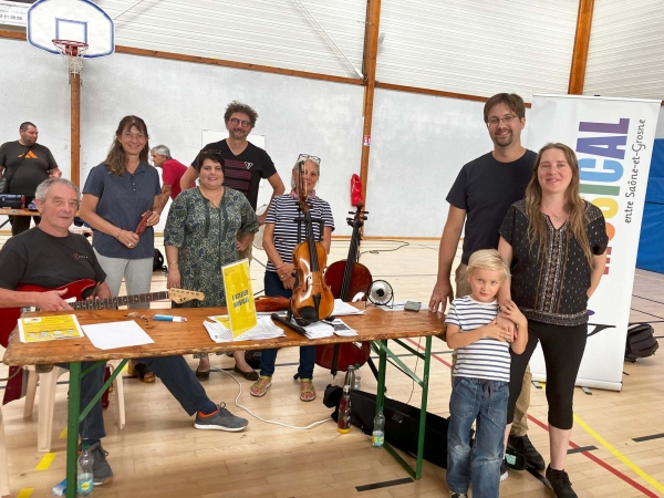 Sennecey-le-Grand  - Forum des associations, outil indispensable pour préparer sa rentrée  (1)