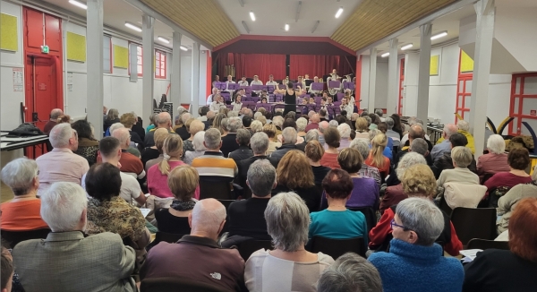 Une salle presque trop petite pour Concert de l’orchestre d’harmonie Saint-Rémy / Les Charreaux.