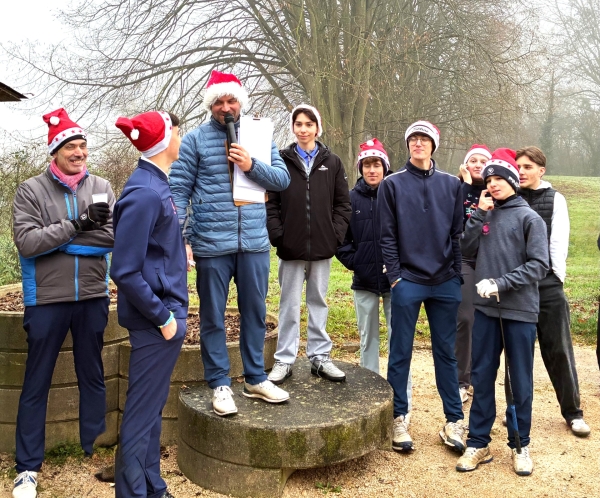 Les jeunes élèves de l’école de golf de Chalon ont fêté Noël avec quelques jours d’avance 