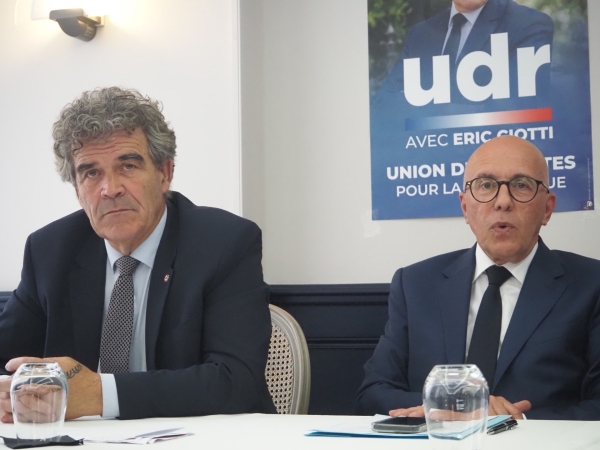 LEGISLATIVES - 5e circonscription de Saône et Loire - "Voter Arnaud, c'est voter l'honnêteté, votez l'autre ...vous comprendrez" lance Eric Michoux