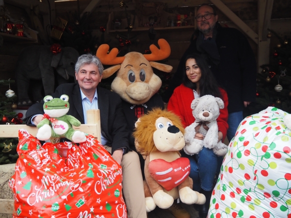L'Elan Chalon a remis des dizaines de peluches à la Maison des familles de Chalon 