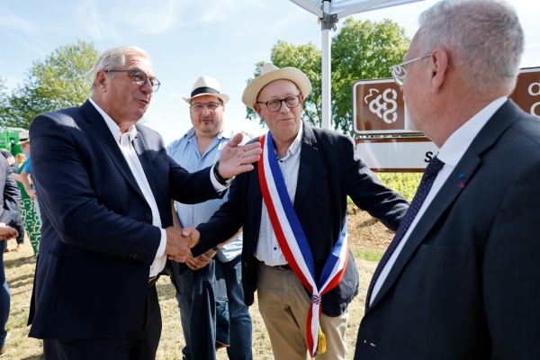 Route des Grands Crus de Bourgogne : le Département de Côte d'Or lance le programme du 90e anniversaire de cette route mythique, première route oenotouristique de France