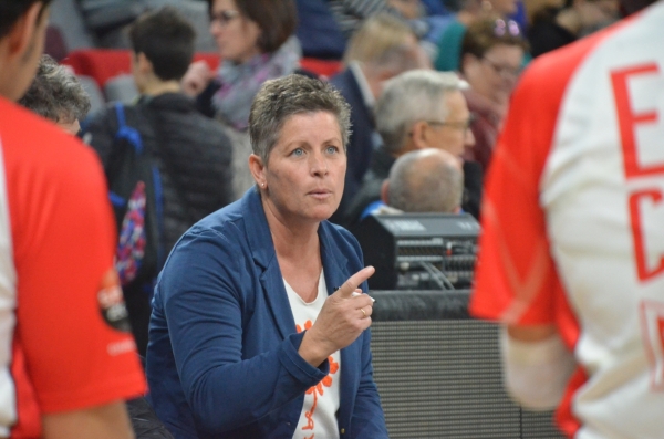 ELAN CHALON BASKET FAUTEUIL - " Franchissez-le-pas, ils n'attendent que vous pour être meilleurs de jour en jour" insiste Sandra Cléaux 