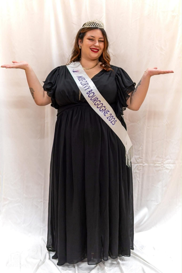 Election de Miss Curvy France 2026. Lola, Miss Curvy Bourgogne 2025, qui représente fièrement la Bourgogne,  participe à l’aventure Miss Curvy France 2026
