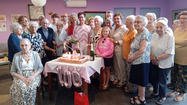 Ginette Morey a soufflé ses 100 bougies à la résidence Les Hirondelles de Chalon-sur-Saône