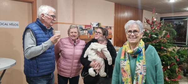 Après 44 ans dans le même appartement à Chalon, Bernadette déménage et paye l'apéro à ses voisins 