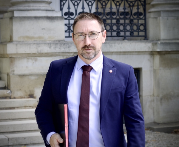 Harcèlement scolaire : Aurélien Dutremble interpelle le Gouvernement pour protéger les élèves de Saône-et-Loire